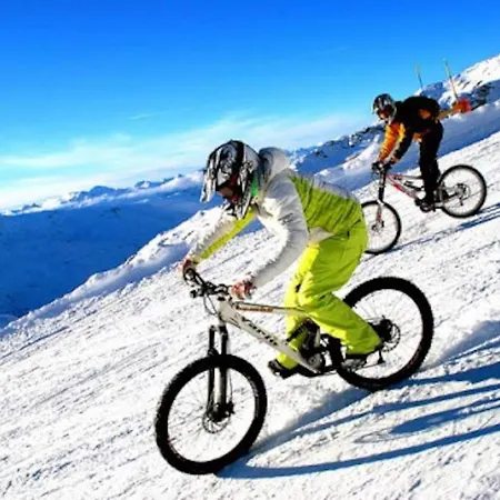 Chaleureux Aux Pieds Des Pistes דירה